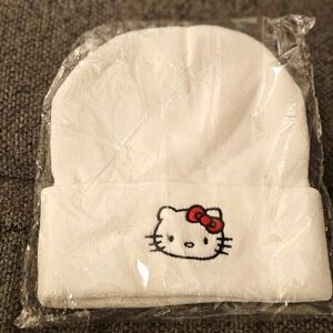 Hello Kitty White/Red Bow Beanie